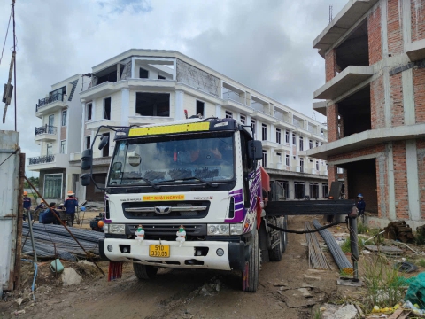 Bàn giao thép cho chủ nhà